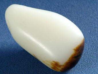 點(diǎn)擊進(jìn)入下一頁 玉石顏色鑒別 玉石鑒別 石英巖玉 石英巖玉與和田玉 玉石結(jié)構(gòu) 和田玉 白色石英巖玉