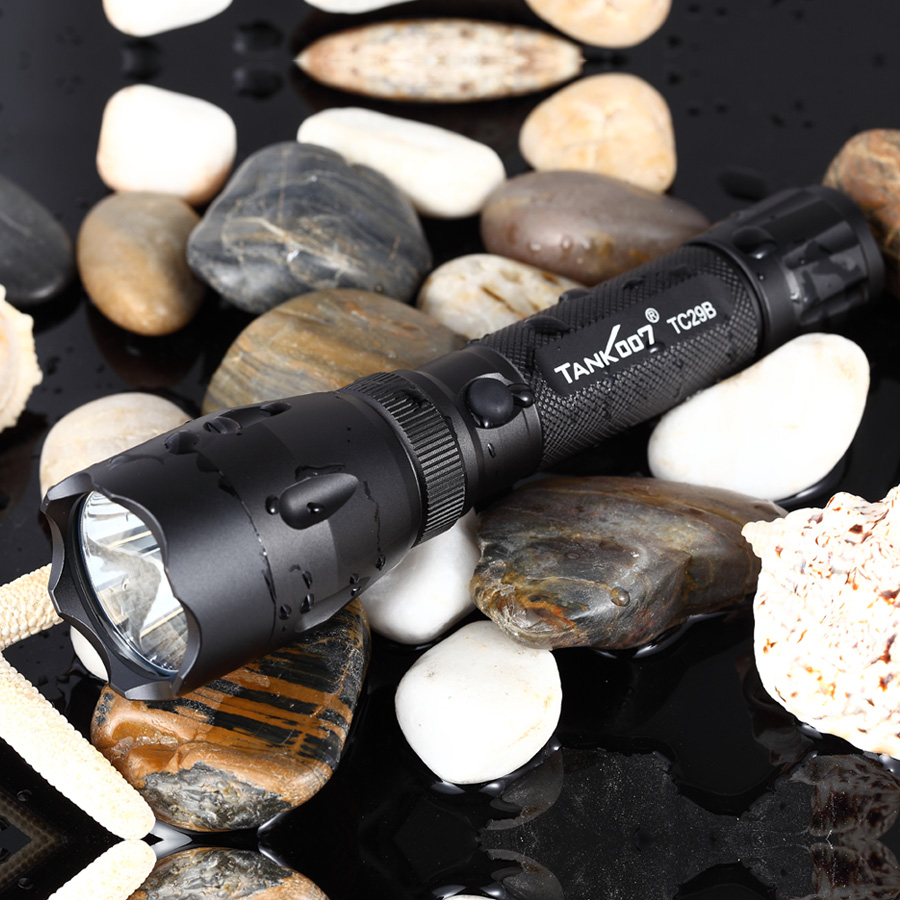 強光手電筒什么牌子好？哪里的強光手電筒生產(chǎn)廠家好